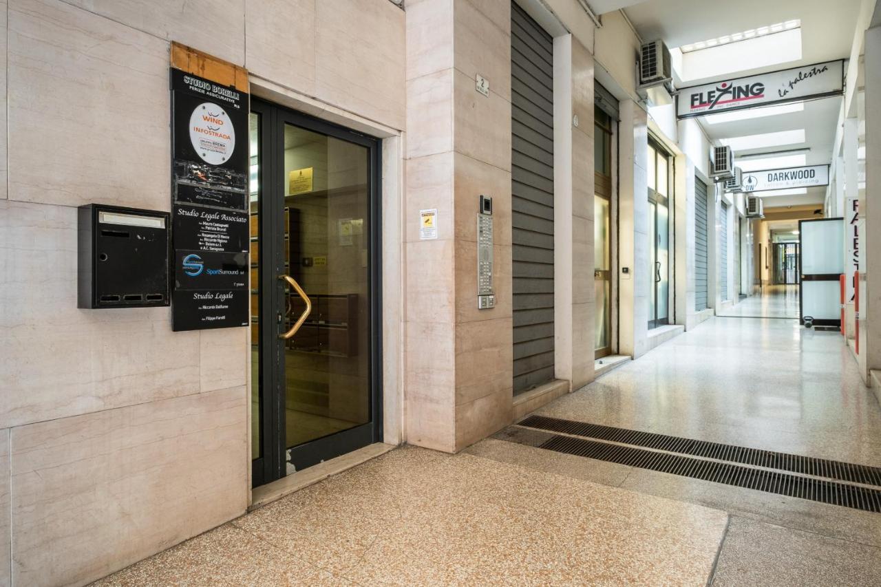 Delia'S Studios In The City Center By Wonderful Italy Болонья Экстерьер фото
